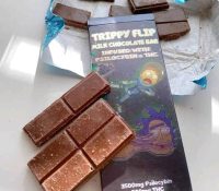 Trippy flip milk chocolate bar